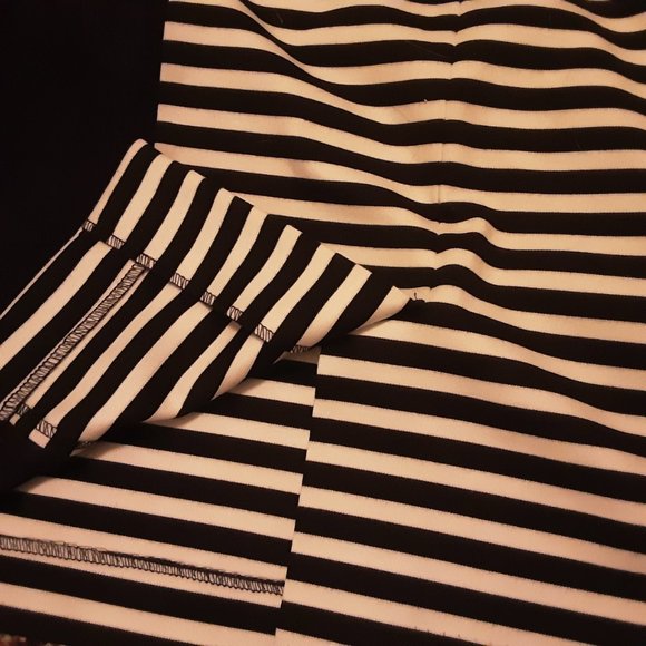 Calvin Klein Size 12 skirt - Picture 5 of 6